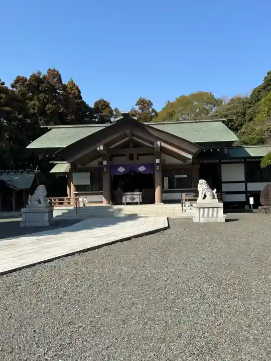 皇大神宮(烏森神社)の{uncategorized: "未分類", other: "その他", undefined: "問題あり", building: "その他建物", grave: "お墓", sacred_gate: "鳥居", guardian: "狛犬", statue: "像", buddha: "仏像", history: "歴史", nature: "自然", garden: "庭園", animal: "動物", pagoda: "塔", temizu: "手水舎", mountain_gate: "山門・神門", sanctuary: "本殿・本堂", subordinate: "末社・摂社", art: "芸術", scenery: "景色", jizo: "地蔵", ema: "絵馬", goshuin: "御朱印", omikuji: "おみくじ", items: "授与品その他", amulet: "お守り", goshuincho: "御朱印帳", eats: "食事", festival: "お祭り", votive_dance: "神楽", shichigosan: "七五三参", wedding: "結婚式", experience: "体験その他", initially: "初詣", around: "周辺", anti_infection: "感染症対策"}