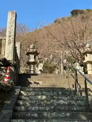 建長寺 半僧坊の{uncategorized: "未分類", other: "その他", undefined: "問題あり", building: "その他建物", grave: "お墓", sacred_gate: "鳥居", guardian: "狛犬", statue: "像", buddha: "仏像", history: "歴史", nature: "自然", garden: "庭園", animal: "動物", pagoda: "塔", temizu: "手水舎", mountain_gate: "山門・神門", sanctuary: "本殿・本堂", subordinate: "末社・摂社", art: "芸術", scenery: "景色", jizo: "地蔵", ema: "絵馬", goshuin: "御朱印", omikuji: "おみくじ", items: "授与品その他", amulet: "お守り", goshuincho: "御朱印帳", eats: "食事", festival: "お祭り", votive_dance: "神楽", shichigosan: "七五三参", wedding: "結婚式", experience: "体験その他", initially: "初詣", around: "周辺", anti_infection: "感染症対策"}