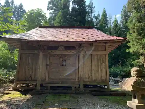 神明神社の本殿