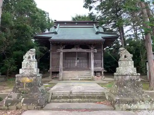 諏訪神社の本殿・本堂
