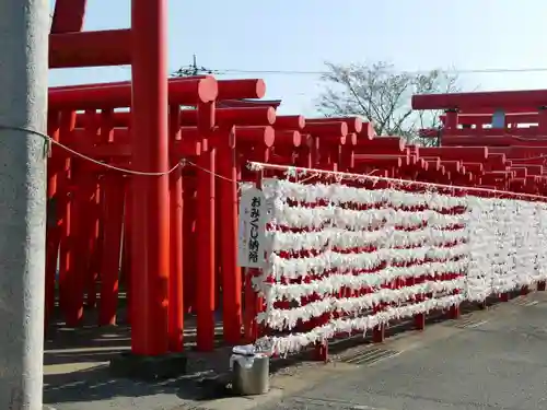 小泉稲荷神社の鳥居