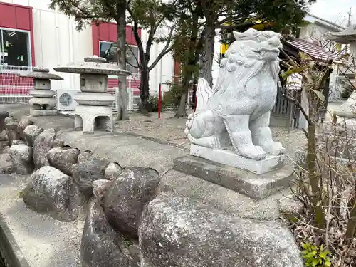 井具羅神社の狛犬