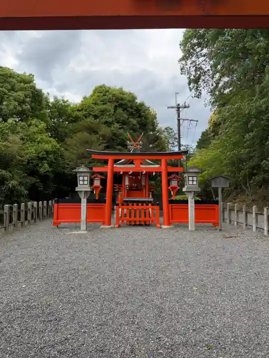 山蔭神社(吉田神社境内社)の{uncategorized: "未分類", other: "その他", undefined: "問題あり", building: "その他建物", grave: "お墓", sacred_gate: "鳥居", guardian: "狛犬", statue: "像", buddha: "仏像", history: "歴史", nature: "自然", garden: "庭園", animal: "動物", pagoda: "塔", temizu: "手水舎", mountain_gate: "山門・神門", sanctuary: "本殿・本堂", subordinate: "末社・摂社", art: "芸術", scenery: "景色", jizo: "地蔵", ema: "絵馬", goshuin: "御朱印", omikuji: "おみくじ", items: "授与品その他", amulet: "お守り", goshuincho: "御朱印帳", eats: "食事", festival: "お祭り", votive_dance: "神楽", shichigosan: "七五三参", wedding: "結婚式", experience: "体験その他", initially: "初詣", around: "周辺", anti_infection: "感染症対策"}