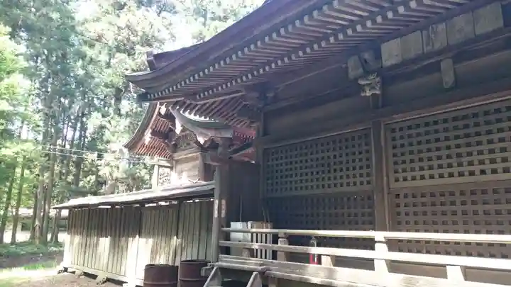 長堤八幡宮の本殿・本堂