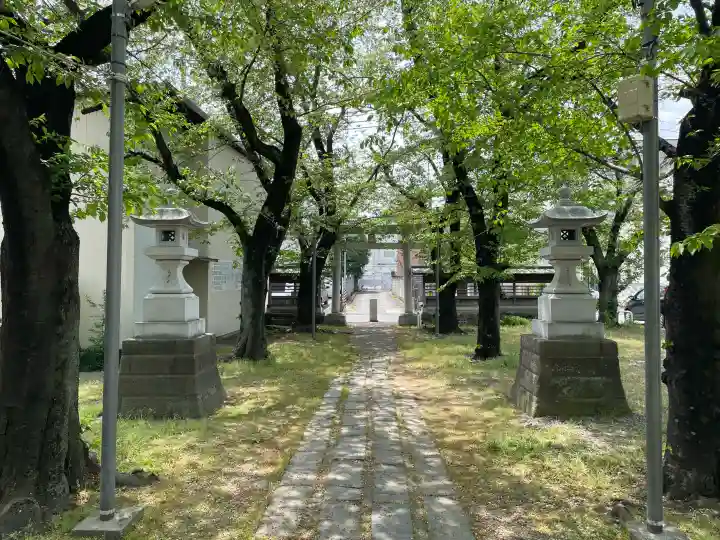 千形神社の{uncategorized: "未分類", other: "その他", undefined: "問題あり", building: "その他建物", grave: "お墓", sacred_gate: "鳥居", guardian: "狛犬", statue: "像", buddha: "仏像", history: "歴史", nature: "自然", garden: "庭園", animal: "動物", pagoda: "塔", temizu: "手水舎", mountain_gate: "山門・神門", sanctuary: "本殿・本堂", subordinate: "末社・摂社", art: "芸術", scenery: "景色", jizo: "地蔵", ema: "絵馬", goshuin: "御朱印", omikuji: "おみくじ", items: "授与品その他", amulet: "お守り", goshuincho: "御朱印帳", eats: "食事", festival: "お祭り", votive_dance: "神楽", shichigosan: "七五三参", wedding: "結婚式", experience: "体験その他", initially: "初詣", around: "周辺", anti_infection: "感染症対策"}
