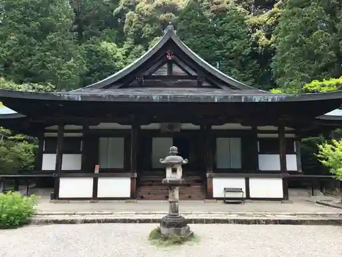 円成寺の本殿