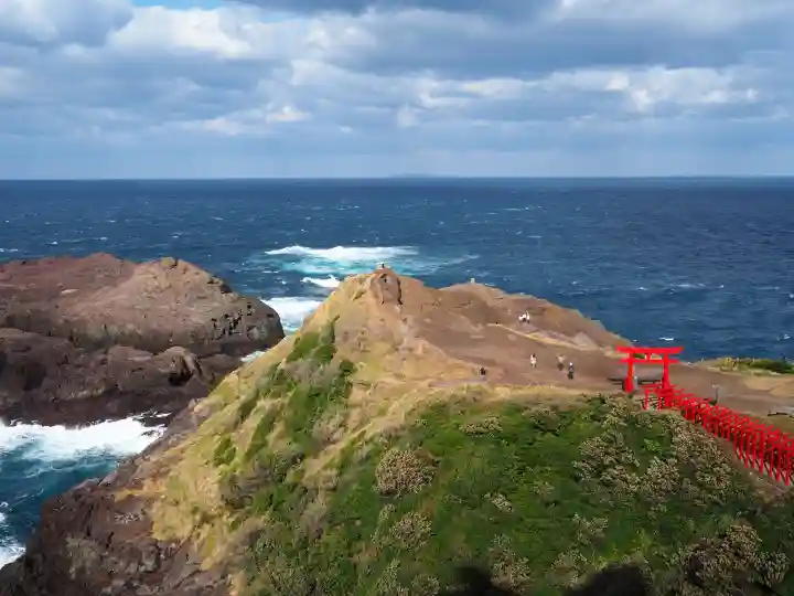 元乃隅神社の{uncategorized: "未分類", other: "その他", undefined: "問題あり", building: "その他建物", grave: "お墓", sacred_gate: "鳥居", guardian: "狛犬", statue: "像", buddha: "仏像", history: "歴史", nature: "自然", garden: "庭園", animal: "動物", pagoda: "塔", temizu: "手水舎", mountain_gate: "山門・神門", sanctuary: "本殿・本堂", subordinate: "末社・摂社", art: "芸術", scenery: "景色", jizo: "地蔵", ema: "絵馬", goshuin: "御朱印", omikuji: "おみくじ", items: "授与品その他", amulet: "お守り", goshuincho: "御朱印帳", eats: "食事", festival: "お祭り", votive_dance: "神楽", shichigosan: "七五三参", wedding: "結婚式", experience: "体験その他", initially: "初詣", around: "周辺", anti_infection: "感染症対策"}