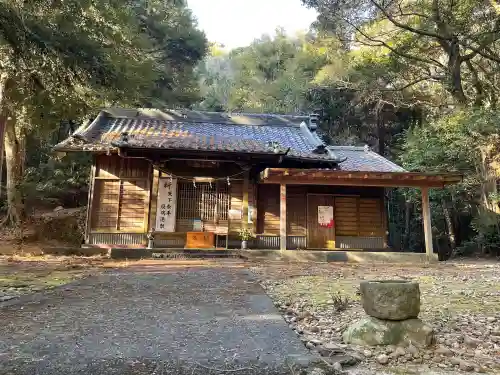 尊永寺の{uncategorized: "未分類", other: "その他", undefined: "問題あり", building: "その他建物", grave: "お墓", sacred_gate: "鳥居", guardian: "狛犬", statue: "像", buddha: "仏像", history: "歴史", nature: "自然", garden: "庭園", animal: "動物", pagoda: "塔", temizu: "手水舎", mountain_gate: "山門・神門", sanctuary: "本殿・本堂", subordinate: "末社・摂社", art: "芸術", scenery: "景色", jizo: "地蔵", ema: "絵馬", goshuin: "御朱印", omikuji: "おみくじ", items: "授与品その他", amulet: "お守り", goshuincho: "御朱印帳", eats: "食事", festival: "お祭り", votive_dance: "神楽", shichigosan: "七五三参", wedding: "結婚式", experience: "体験その他", initially: "初詣", around: "周辺", anti_infection: "感染症対策"}