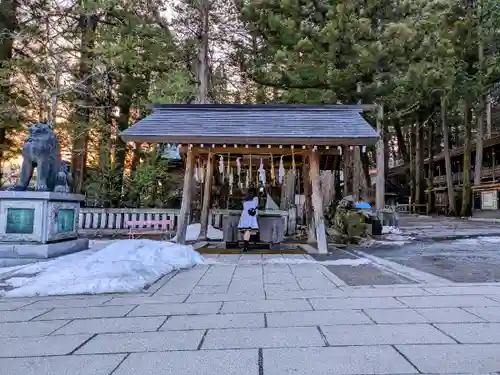 諏訪大社の手水舎