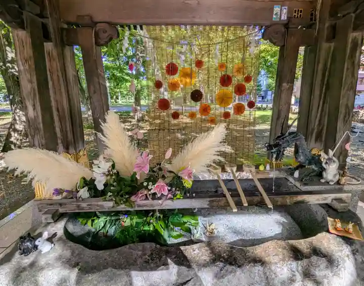彌彦神社 (伊夜日子神社)の手水舎
