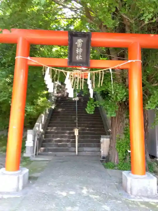 雷神社の鳥居
