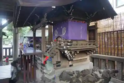 被官稲荷神社の本殿・本堂