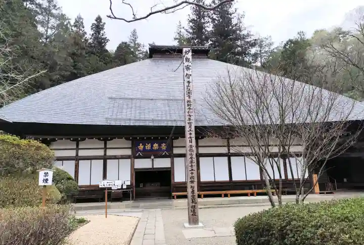 安楽寺の{uncategorized: "未分類", other: "その他", undefined: "問題あり", building: "その他建物", grave: "お墓", sacred_gate: "鳥居", guardian: "狛犬", statue: "像", buddha: "仏像", history: "歴史", nature: "自然", garden: "庭園", animal: "動物", pagoda: "塔", temizu: "手水舎", mountain_gate: "山門・神門", sanctuary: "本殿・本堂", subordinate: "末社・摂社", art: "芸術", scenery: "景色", jizo: "地蔵", ema: "絵馬", goshuin: "御朱印", omikuji: "おみくじ", items: "授与品その他", amulet: "お守り", goshuincho: "御朱印帳", eats: "食事", festival: "お祭り", votive_dance: "神楽", shichigosan: "七五三参", wedding: "結婚式", experience: "体験その他", initially: "初詣", around: "周辺", anti_infection: "感染症対策"}