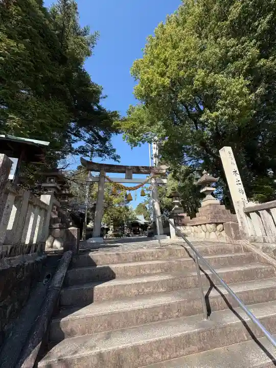 本土神社の{uncategorized: "未分類", other: "その他", undefined: "問題あり", building: "その他建物", grave: "お墓", sacred_gate: "鳥居", guardian: "狛犬", statue: "像", buddha: "仏像", history: "歴史", nature: "自然", garden: "庭園", animal: "動物", pagoda: "塔", temizu: "手水舎", mountain_gate: "山門・神門", sanctuary: "本殿・本堂", subordinate: "末社・摂社", art: "芸術", scenery: "景色", jizo: "地蔵", ema: "絵馬", goshuin: "御朱印", omikuji: "おみくじ", items: "授与品その他", amulet: "お守り", goshuincho: "御朱印帳", eats: "食事", festival: "お祭り", votive_dance: "神楽", shichigosan: "七五三参", wedding: "結婚式", experience: "体験その他", initially: "初詣", around: "周辺", anti_infection: "感染症対策"}