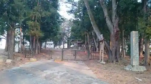 鏡石神社の建物その他