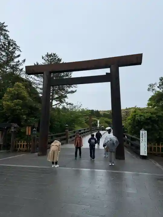 伊勢神宮内宮(皇大神宮)の{uncategorized: "未分類", other: "その他", undefined: "問題あり", building: "その他建物", grave: "お墓", sacred_gate: "鳥居", guardian: "狛犬", statue: "像", buddha: "仏像", history: "歴史", nature: "自然", garden: "庭園", animal: "動物", pagoda: "塔", temizu: "手水舎", mountain_gate: "山門・神門", sanctuary: "本殿・本堂", subordinate: "末社・摂社", art: "芸術", scenery: "景色", jizo: "地蔵", ema: "絵馬", goshuin: "御朱印", omikuji: "おみくじ", items: "授与品その他", amulet: "お守り", goshuincho: "御朱印帳", eats: "食事", festival: "お祭り", votive_dance: "神楽", shichigosan: "七五三参", wedding: "結婚式", experience: "体験その他", initially: "初詣", around: "周辺", anti_infection: "感染症対策"}