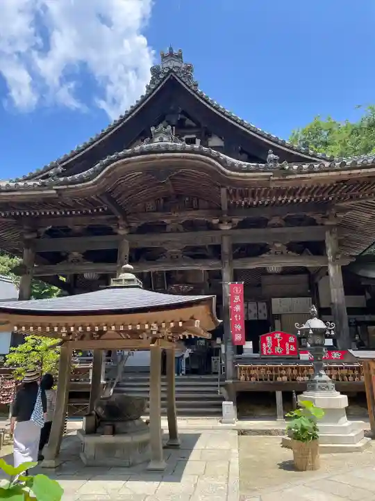 岡寺(龍蓋寺)の本殿・本堂