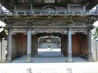 観音寺の山門・神門