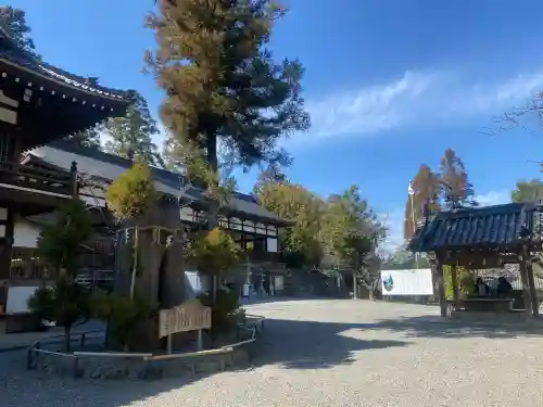 伊太祁曽神社の{uncategorized: "未分類", other: "その他", undefined: "問題あり", building: "その他建物", grave: "お墓", sacred_gate: "鳥居", guardian: "狛犬", statue: "像", buddha: "仏像", history: "歴史", nature: "自然", garden: "庭園", animal: "動物", pagoda: "塔", temizu: "手水舎", mountain_gate: "山門・神門", sanctuary: "本殿・本堂", subordinate: "末社・摂社", art: "芸術", scenery: "景色", jizo: "地蔵", ema: "絵馬", goshuin: "御朱印", omikuji: "おみくじ", items: "授与品その他", amulet: "お守り", goshuincho: "御朱印帳", eats: "食事", festival: "お祭り", votive_dance: "神楽", shichigosan: "七五三参", wedding: "結婚式", experience: "体験その他", initially: "初詣", around: "周辺", anti_infection: "感染症対策"}