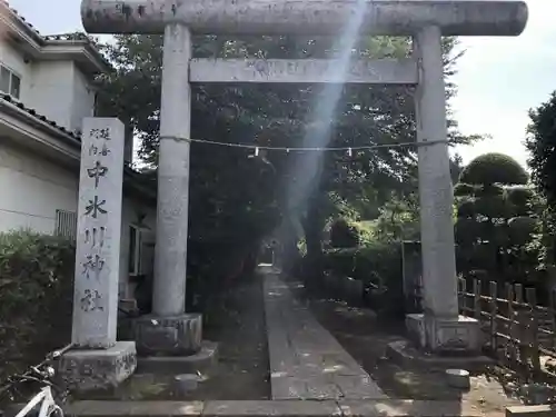 中氷川神社の鳥居