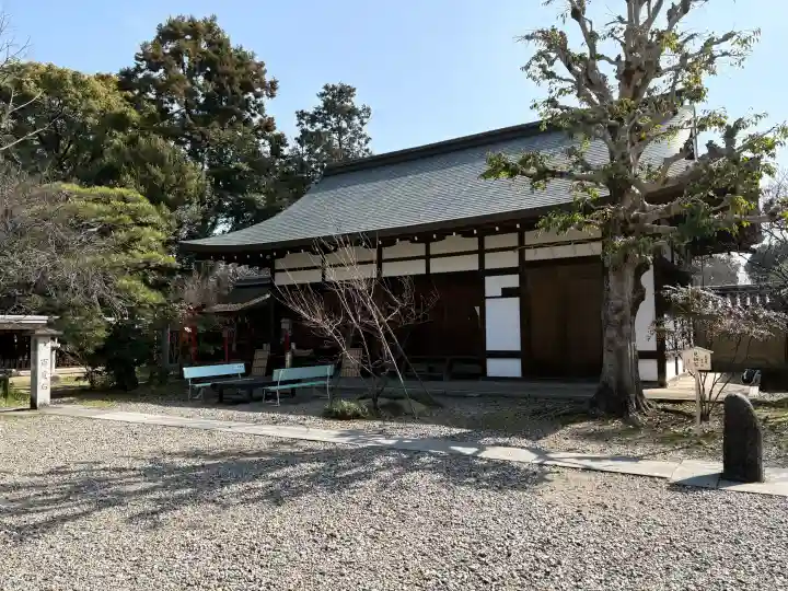 梅宮大社の{uncategorized: "未分類", other: "その他", undefined: "問題あり", building: "その他建物", grave: "お墓", sacred_gate: "鳥居", guardian: "狛犬", statue: "像", buddha: "仏像", history: "歴史", nature: "自然", garden: "庭園", animal: "動物", pagoda: "塔", temizu: "手水舎", mountain_gate: "山門・神門", sanctuary: "本殿・本堂", subordinate: "末社・摂社", art: "芸術", scenery: "景色", jizo: "地蔵", ema: "絵馬", goshuin: "御朱印", omikuji: "おみくじ", items: "授与品その他", amulet: "お守り", goshuincho: "御朱印帳", eats: "食事", festival: "お祭り", votive_dance: "神楽", shichigosan: "七五三参", wedding: "結婚式", experience: "体験その他", initially: "初詣", around: "周辺", anti_infection: "感染症対策"}
