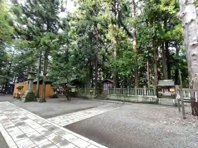 諏訪大社下社春宮の末社・摂社