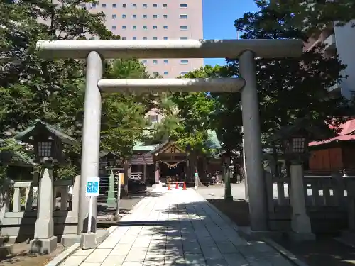 三吉神社の鳥居