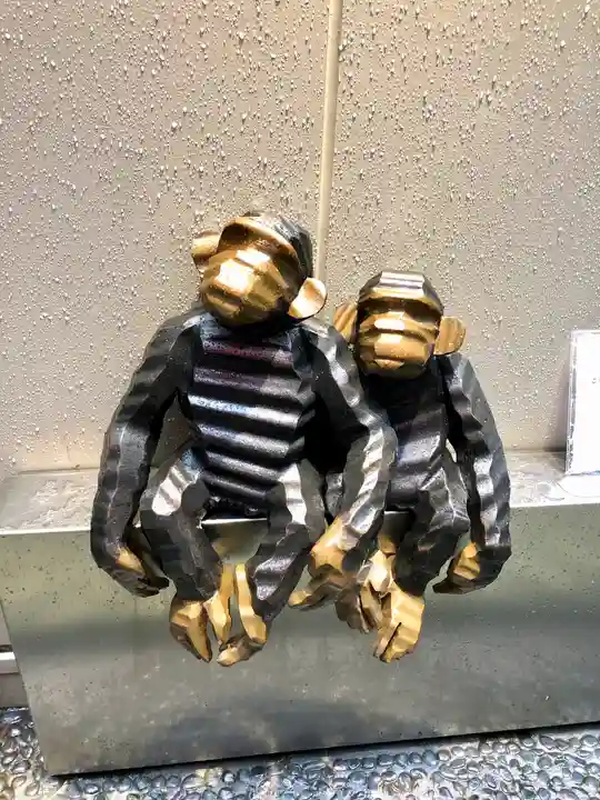 宝童稲荷神社の像