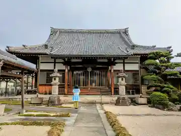 法華寺の本殿・本堂
