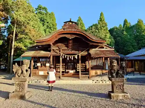 子守神社の本殿