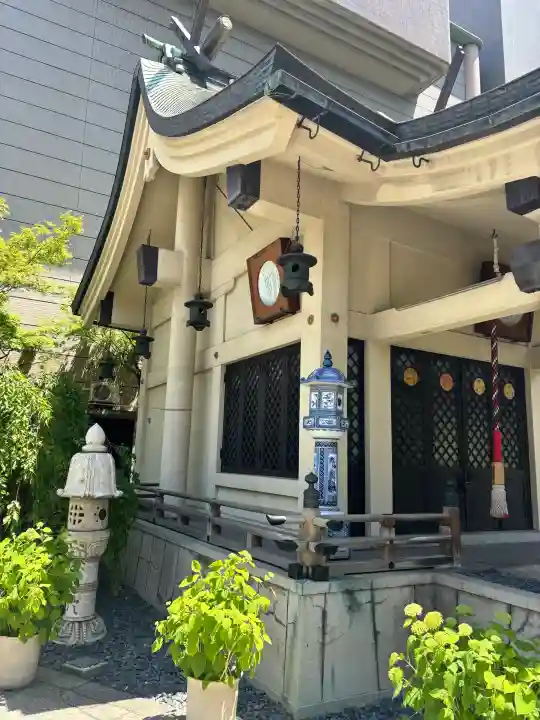 火防 陶器神社(坐摩神社末社)の{uncategorized: "未分類", other: "その他", undefined: "問題あり", building: "その他建物", grave: "お墓", sacred_gate: "鳥居", guardian: "狛犬", statue: "像", buddha: "仏像", history: "歴史", nature: "自然", garden: "庭園", animal: "動物", pagoda: "塔", temizu: "手水舎", mountain_gate: "山門・神門", sanctuary: "本殿・本堂", subordinate: "末社・摂社", art: "芸術", scenery: "景色", jizo: "地蔵", ema: "絵馬", goshuin: "御朱印", omikuji: "おみくじ", items: "授与品その他", amulet: "お守り", goshuincho: "御朱印帳", eats: "食事", festival: "お祭り", votive_dance: "神楽", shichigosan: "七五三参", wedding: "結婚式", experience: "体験その他", initially: "初詣", around: "周辺", anti_infection: "感染症対策"}