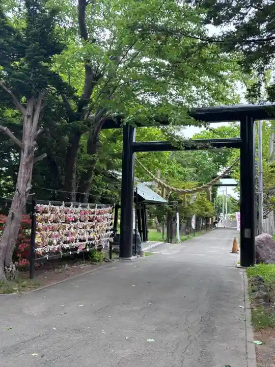 月寒神社の{uncategorized: "未分類", other: "その他", undefined: "問題あり", building: "その他建物", grave: "お墓", sacred_gate: "鳥居", guardian: "狛犬", statue: "像", buddha: "仏像", history: "歴史", nature: "自然", garden: "庭園", animal: "動物", pagoda: "塔", temizu: "手水舎", mountain_gate: "山門・神門", sanctuary: "本殿・本堂", subordinate: "末社・摂社", art: "芸術", scenery: "景色", jizo: "地蔵", ema: "絵馬", goshuin: "御朱印", omikuji: "おみくじ", items: "授与品その他", amulet: "お守り", goshuincho: "御朱印帳", eats: "食事", festival: "お祭り", votive_dance: "神楽", shichigosan: "七五三参", wedding: "結婚式", experience: "体験その他", initially: "初詣", around: "周辺", anti_infection: "感染症対策"}