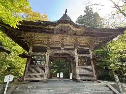 榛名神社の{uncategorized: "未分類", other: "その他", undefined: "問題あり", building: "その他建物", grave: "お墓", sacred_gate: "鳥居", guardian: "狛犬", statue: "像", buddha: "仏像", history: "歴史", nature: "自然", garden: "庭園", animal: "動物", pagoda: "塔", temizu: "手水舎", mountain_gate: "山門・神門", sanctuary: "本殿・本堂", subordinate: "末社・摂社", art: "芸術", scenery: "景色", jizo: "地蔵", ema: "絵馬", goshuin: "御朱印", omikuji: "おみくじ", items: "授与品その他", amulet: "お守り", goshuincho: "御朱印帳", eats: "食事", festival: "お祭り", votive_dance: "神楽", shichigosan: "七五三参", wedding: "結婚式", experience: "体験その他", initially: "初詣", around: "周辺", anti_infection: "感染症対策"}