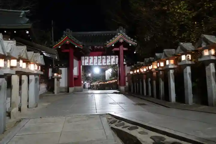朝護孫子寺の山門・神門