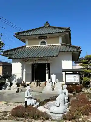 徳蔵寺の{uncategorized: "未分類", other: "その他", undefined: "問題あり", building: "その他建物", grave: "お墓", sacred_gate: "鳥居", guardian: "狛犬", statue: "像", buddha: "仏像", history: "歴史", nature: "自然", garden: "庭園", animal: "動物", pagoda: "塔", temizu: "手水舎", mountain_gate: "山門・神門", sanctuary: "本殿・本堂", subordinate: "末社・摂社", art: "芸術", scenery: "景色", jizo: "地蔵", ema: "絵馬", goshuin: "御朱印", omikuji: "おみくじ", items: "授与品その他", amulet: "お守り", goshuincho: "御朱印帳", eats: "食事", festival: "お祭り", votive_dance: "神楽", shichigosan: "七五三参", wedding: "結婚式", experience: "体験その他", initially: "初詣", around: "周辺", anti_infection: "感染症対策"}