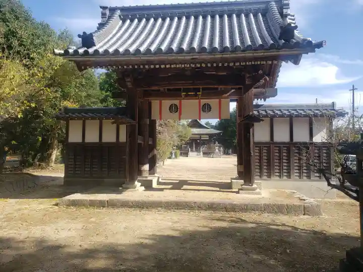 虫生神社の山門・神門