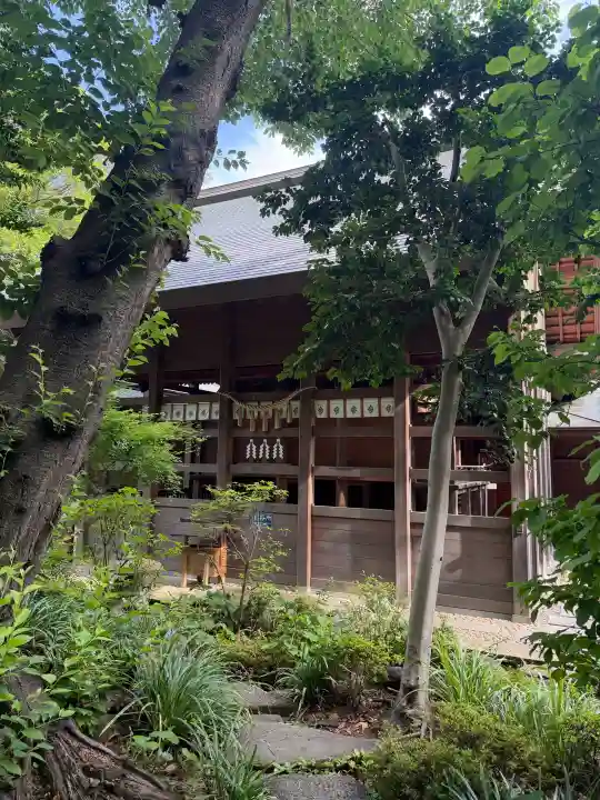 師岡熊野神社の{uncategorized: "未分類", other: "その他", undefined: "問題あり", building: "その他建物", grave: "お墓", sacred_gate: "鳥居", guardian: "狛犬", statue: "像", buddha: "仏像", history: "歴史", nature: "自然", garden: "庭園", animal: "動物", pagoda: "塔", temizu: "手水舎", mountain_gate: "山門・神門", sanctuary: "本殿・本堂", subordinate: "末社・摂社", art: "芸術", scenery: "景色", jizo: "地蔵", ema: "絵馬", goshuin: "御朱印", omikuji: "おみくじ", items: "授与品その他", amulet: "お守り", goshuincho: "御朱印帳", eats: "食事", festival: "お祭り", votive_dance: "神楽", shichigosan: "七五三参", wedding: "結婚式", experience: "体験その他", initially: "初詣", around: "周辺", anti_infection: "感染症対策"}