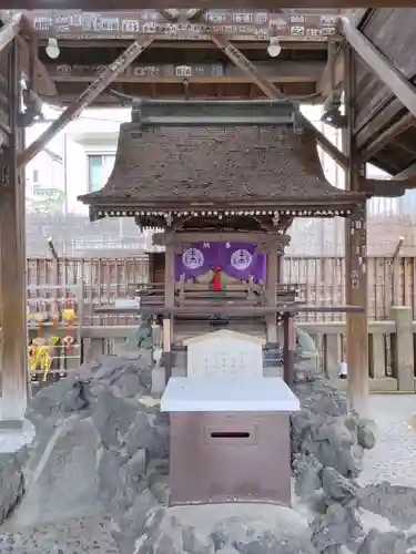 被官稲荷神社の本殿・本堂