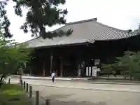 西大寺の本殿・本堂