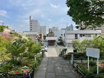 石上寺の{uncategorized: "未分類", other: "その他", undefined: "問題あり", building: "その他建物", grave: "お墓", sacred_gate: "鳥居", guardian: "狛犬", statue: "像", buddha: "仏像", history: "歴史", nature: "自然", garden: "庭園", animal: "動物", pagoda: "塔", temizu: "手水舎", mountain_gate: "山門・神門", sanctuary: "本殿・本堂", subordinate: "末社・摂社", art: "芸術", scenery: "景色", jizo: "地蔵", ema: "絵馬", goshuin: "御朱印", omikuji: "おみくじ", items: "授与品その他", amulet: "お守り", goshuincho: "御朱印帳", eats: "食事", festival: "お祭り", votive_dance: "神楽", shichigosan: "七五三参", wedding: "結婚式", experience: "体験その他", initially: "初詣", around: "周辺", anti_infection: "感染症対策"}