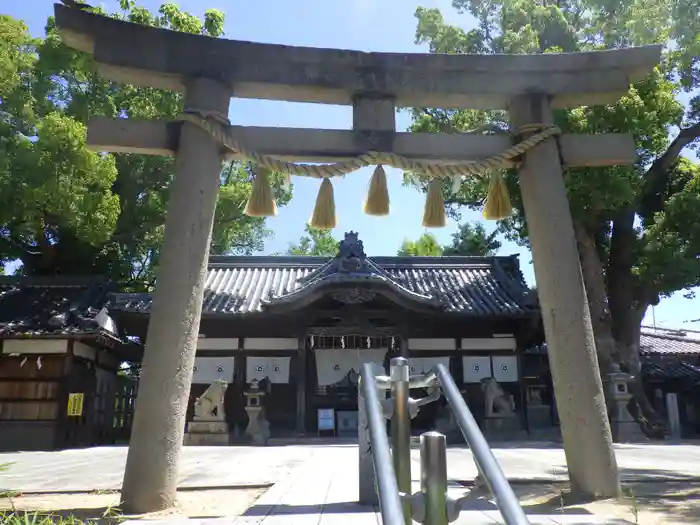 踞尾八幡神社の鳥居
