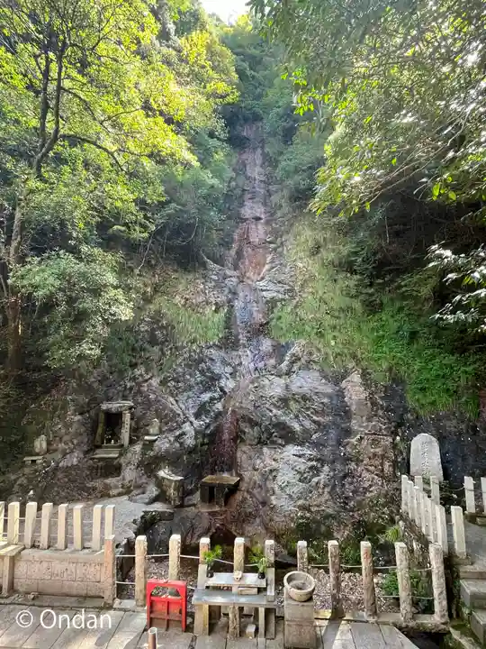 満願滝弁財天(大阪府)