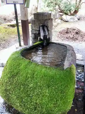 羽山神社の手水舎