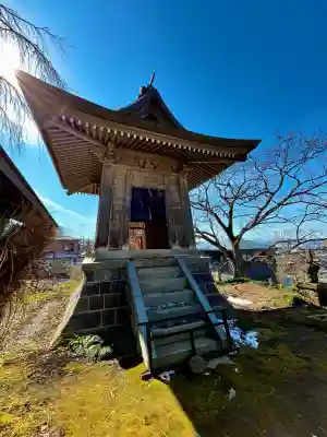 大龍寺の{uncategorized: "未分類", other: "その他", undefined: "問題あり", building: "その他建物", grave: "お墓", sacred_gate: "鳥居", guardian: "狛犬", statue: "像", buddha: "仏像", history: "歴史", nature: "自然", garden: "庭園", animal: "動物", pagoda: "塔", temizu: "手水舎", mountain_gate: "山門・神門", sanctuary: "本殿・本堂", subordinate: "末社・摂社", art: "芸術", scenery: "景色", jizo: "地蔵", ema: "絵馬", goshuin: "御朱印", omikuji: "おみくじ", items: "授与品その他", amulet: "お守り", goshuincho: "御朱印帳", eats: "食事", festival: "お祭り", votive_dance: "神楽", shichigosan: "七五三参", wedding: "結婚式", experience: "体験その他", initially: "初詣", around: "周辺", anti_infection: "感染症対策"}