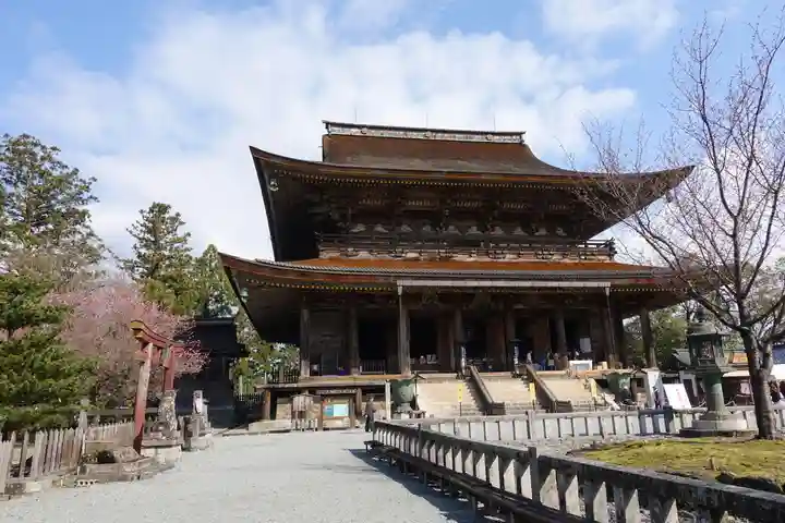 金峯山寺の本殿・本堂