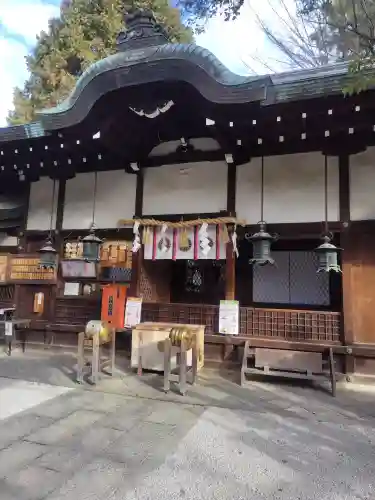 白峯神宮の{uncategorized: "未分類", other: "その他", undefined: "問題あり", building: "その他建物", grave: "お墓", sacred_gate: "鳥居", guardian: "狛犬", statue: "像", buddha: "仏像", history: "歴史", nature: "自然", garden: "庭園", animal: "動物", pagoda: "塔", temizu: "手水舎", mountain_gate: "山門・神門", sanctuary: "本殿・本堂", subordinate: "末社・摂社", art: "芸術", scenery: "景色", jizo: "地蔵", ema: "絵馬", goshuin: "御朱印", omikuji: "おみくじ", items: "授与品その他", amulet: "お守り", goshuincho: "御朱印帳", eats: "食事", festival: "お祭り", votive_dance: "神楽", shichigosan: "七五三参", wedding: "結婚式", experience: "体験その他", initially: "初詣", around: "周辺", anti_infection: "感染症対策"}