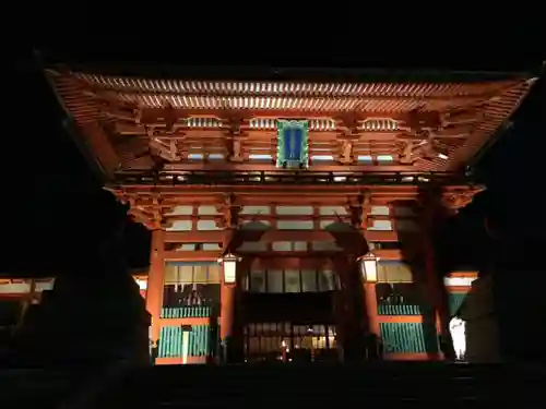 伏見稲荷大社の山門・神門