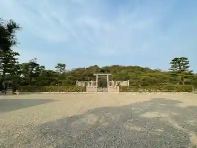 履中天皇陵の{uncategorized: "未分類", other: "その他", undefined: "問題あり", building: "その他建物", grave: "お墓", sacred_gate: "鳥居", guardian: "狛犬", statue: "像", buddha: "仏像", history: "歴史", nature: "自然", garden: "庭園", animal: "動物", pagoda: "塔", temizu: "手水舎", mountain_gate: "山門・神門", sanctuary: "本殿・本堂", subordinate: "末社・摂社", art: "芸術", scenery: "景色", jizo: "地蔵", ema: "絵馬", goshuin: "御朱印", omikuji: "おみくじ", items: "授与品その他", amulet: "お守り", goshuincho: "御朱印帳", eats: "食事", festival: "お祭り", votive_dance: "神楽", shichigosan: "七五三参", wedding: "結婚式", experience: "体験その他", initially: "初詣", around: "周辺", anti_infection: "感染症対策"}