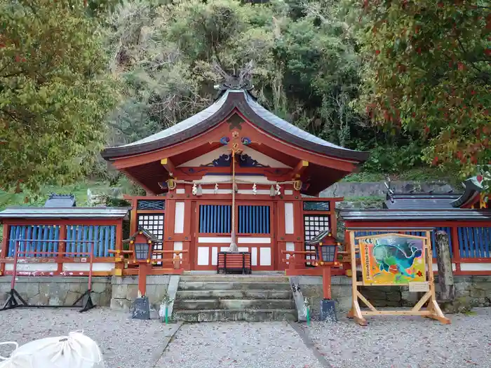 飛鳥神社の本殿