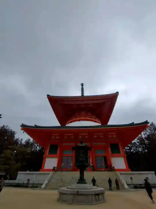 壇上伽藍の{uncategorized: "未分類", other: "その他", undefined: "問題あり", building: "その他建物", grave: "お墓", sacred_gate: "鳥居", guardian: "狛犬", statue: "像", buddha: "仏像", history: "歴史", nature: "自然", garden: "庭園", animal: "動物", pagoda: "塔", temizu: "手水舎", mountain_gate: "山門・神門", sanctuary: "本殿・本堂", subordinate: "末社・摂社", art: "芸術", scenery: "景色", jizo: "地蔵", ema: "絵馬", goshuin: "御朱印", omikuji: "おみくじ", items: "授与品その他", amulet: "お守り", goshuincho: "御朱印帳", eats: "食事", festival: "お祭り", votive_dance: "神楽", shichigosan: "七五三参", wedding: "結婚式", experience: "体験その他", initially: "初詣", around: "周辺", anti_infection: "感染症対策"}